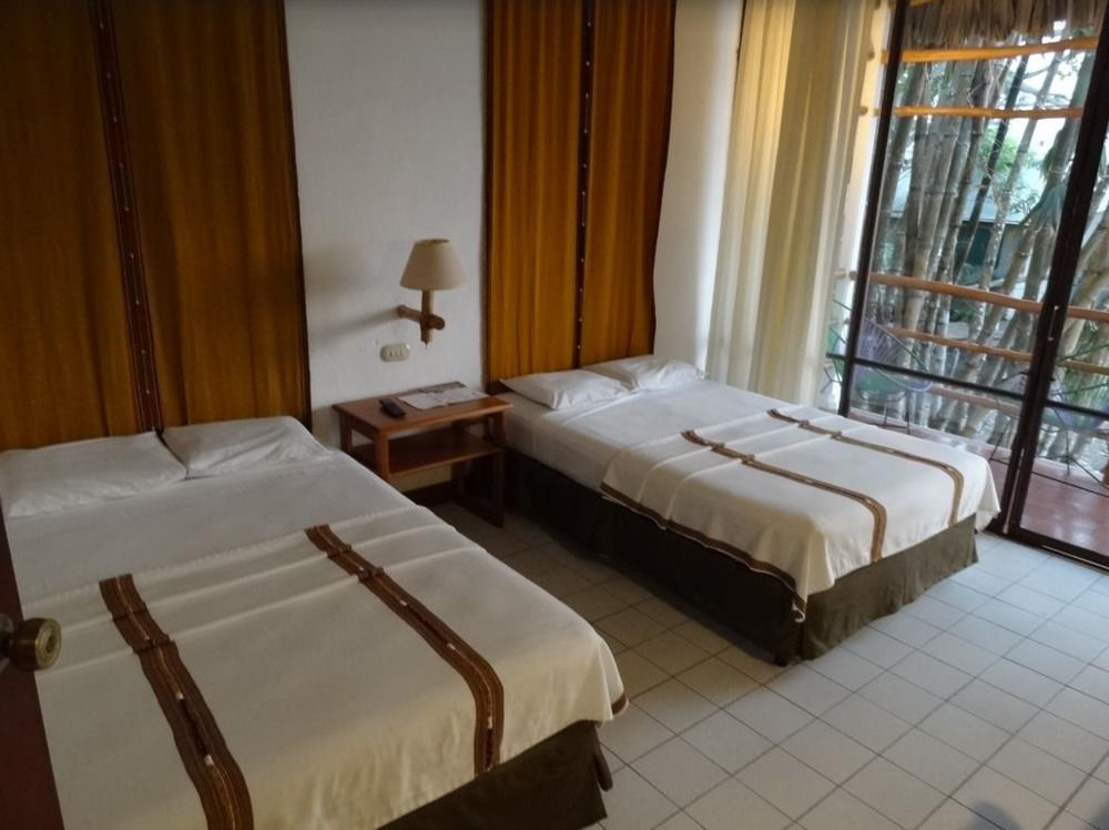Hotel Maya Internacional ฟลอเรส ภายนอก รูปภาพ